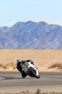 media/Jan-08-2022-SoCal Trackdays (Sat) [[1ec2777125]]/Turn 4 (1145am)/